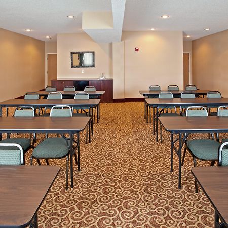 Holiday Inn Express Hotel & Suites Cincinnati-North/Шаронвілл Екстер'єр фото