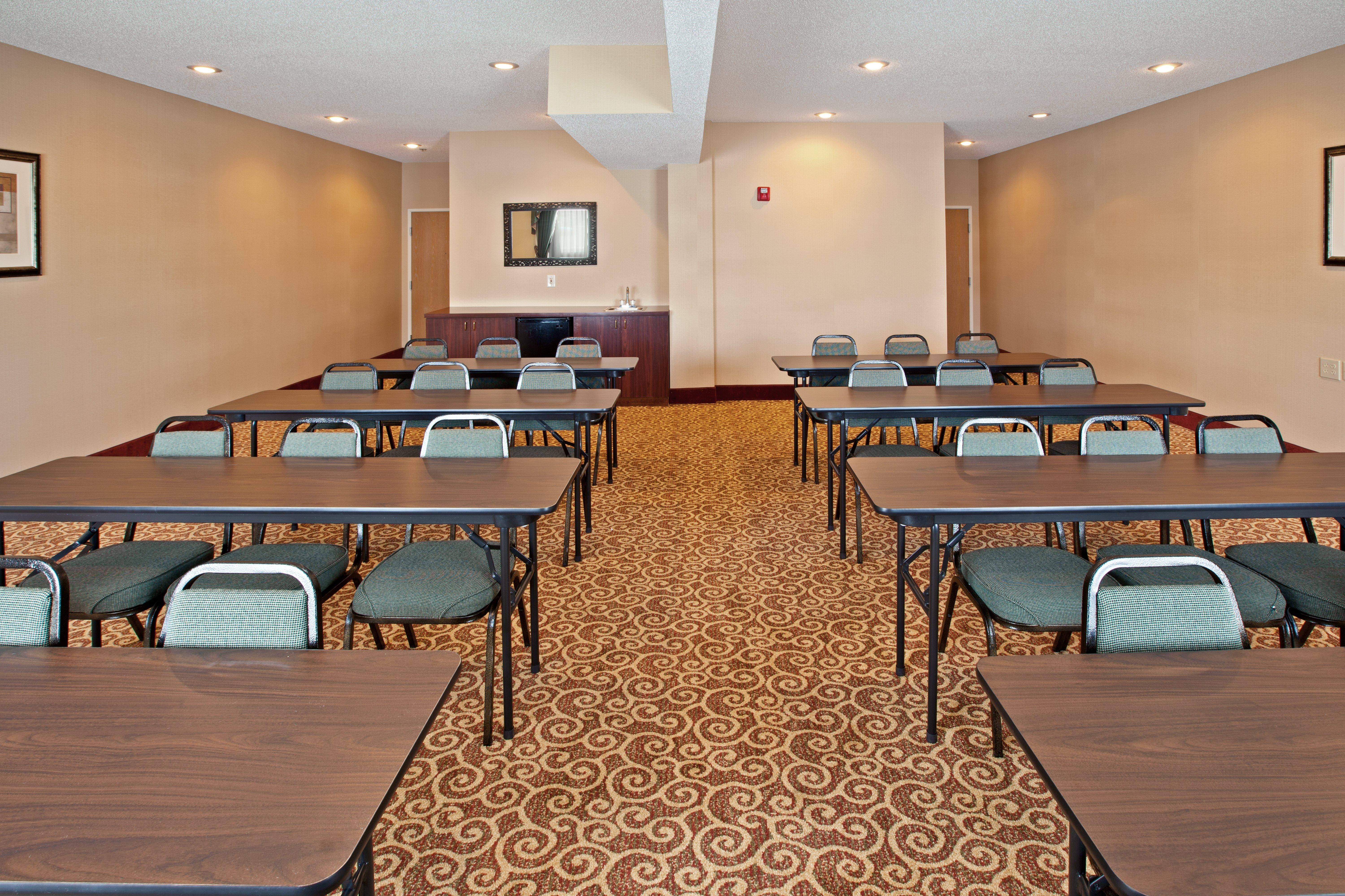 Holiday Inn Express Hotel & Suites Cincinnati-North/Шаронвілл Екстер'єр фото