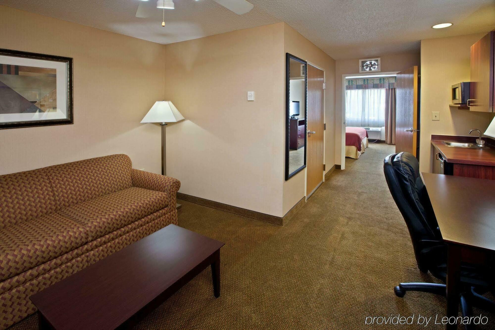 Holiday Inn Express Hotel & Suites Cincinnati-North/Шаронвілл Екстер'єр фото